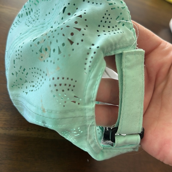 Avis Mesh Women’s Golf Hat - Picture 2 of 4